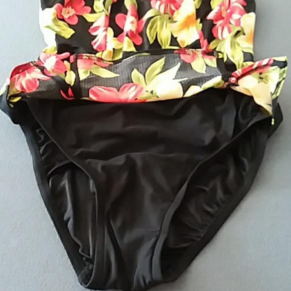 Tropical floral bathing suit - Picture 3 of 7